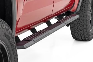 Toyota Tundra Running Boards - Rough Country - TR2 Aluminum - Black - 4WD - '22-'26